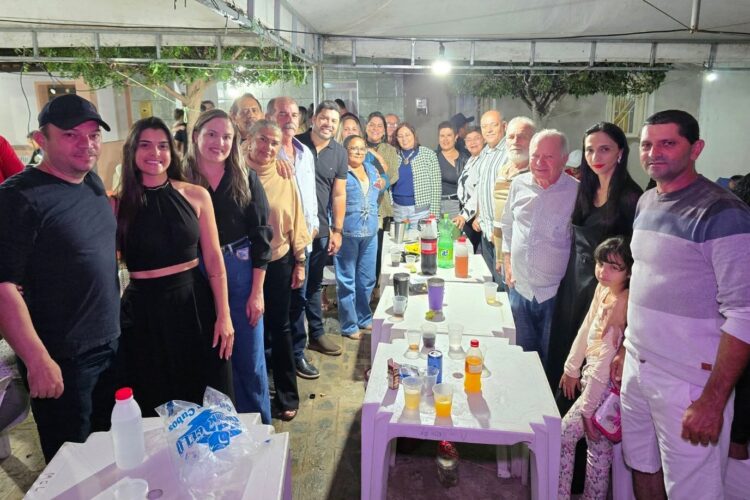 Prefeito de Iguaracy Dr. Pedro ALves prestigiou encerramento da Festa do Picos