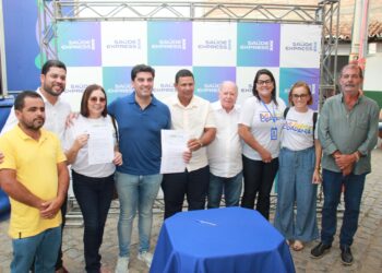 Dr. Pedro Alves, recebe visita do deputado estadual e secretário de Turismo e Lazer de Pernambuco Kaio Maniçoba, e Iguaracy ganha cozinha comunitária e novo ônibus