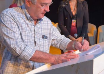 Zeca Cavalcanti assina acordo histórico com o SEBRAE para fortalecer o desenvolvimento de Arcoverde