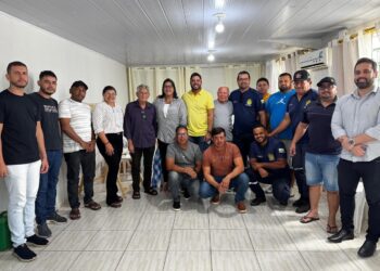 Prefeito de Iguaracy Dr. Pedro Alves, reúne condutores de ambulâncias para fortalecer a saúde