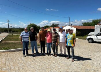 Iguaracy: Dr. Pedro Alves, acompanha obras de recuperação de estradas em comunidades do município, visita comunidade do Picos para realizar melhorias e participa da campanha de vacinação contra a gripe na comunidade da Caatingueira
