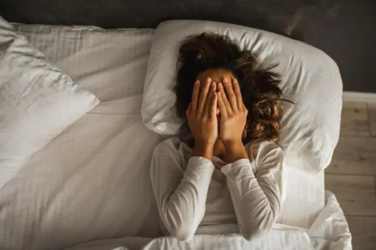 Estudo revela que as mulheres precisam de mais sono do que os homens porque usam mais o cérebro ao longo do dia