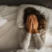Estudo revela que as mulheres precisam de mais sono do que os homens porque usam mais o cérebro ao longo do dia