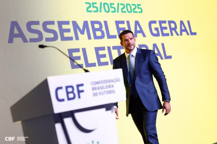 Samir Xaud é eleito novo presidente da CBF; metade dos clubes boicota pleito