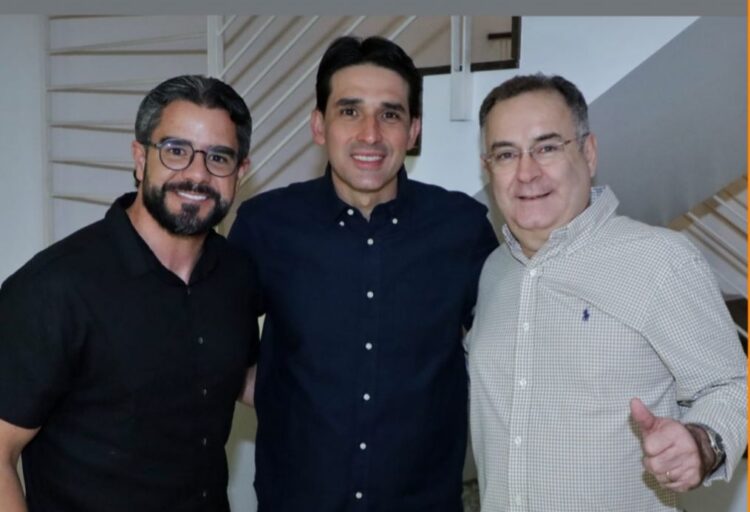 Ministro Silvio Costa Filho exalta gestão de Zeca Cavalcanti durante maior São João da história de Arcoverde