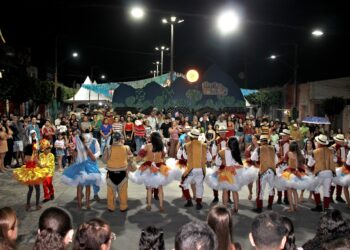 Domingo de festa no Palhoção do Gonzagão em Iguaracy. Programação segue hoje com encerramento na Praça Antônio Rabelo