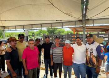 Prefeito de Iguaracy Dr. Pedro Alves, realizou visita em Jabitacá para planejar obras