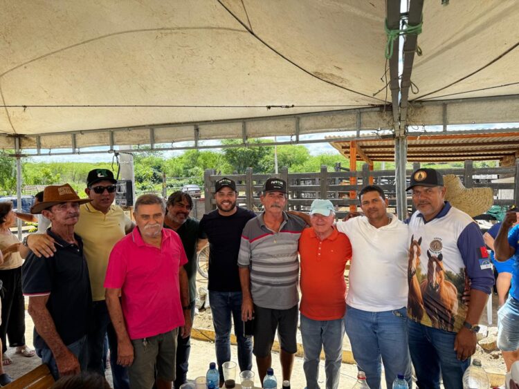 Prefeito de Iguaracy Dr. Pedro Alves, realizou visita em Jabitacá para planejar obras