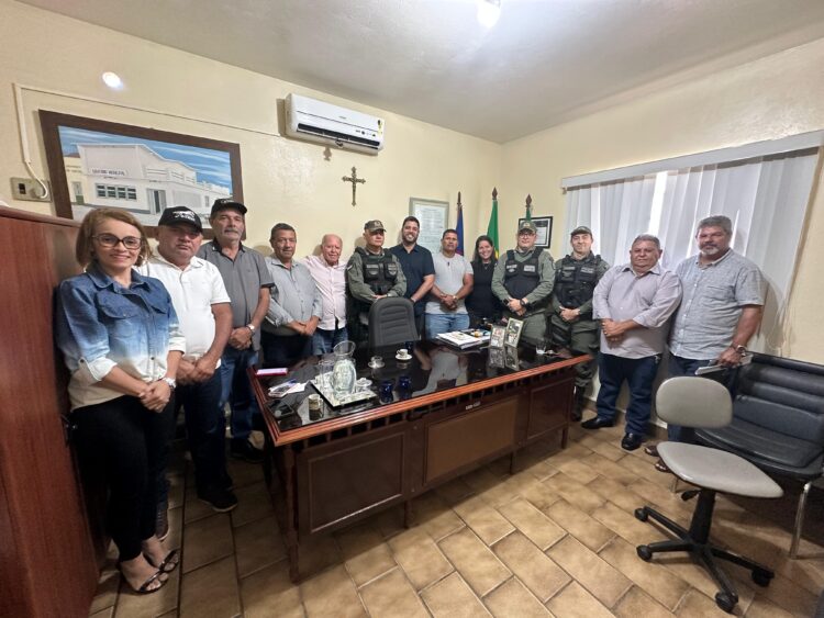 Prefeito de Iguaracy, Dr. Pedro Alves e 23º BPM de Pernambuco reforçam parceria para garantir mais segurança no município