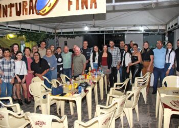 Prefeito de Iguaracy Dr. Pedro Alves, comemora programação de encerramento do São João do Gonzagão no palhoção