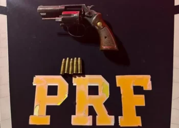 Homem é detido com revólver sem registro durante blitz da PRF em Arcoverde