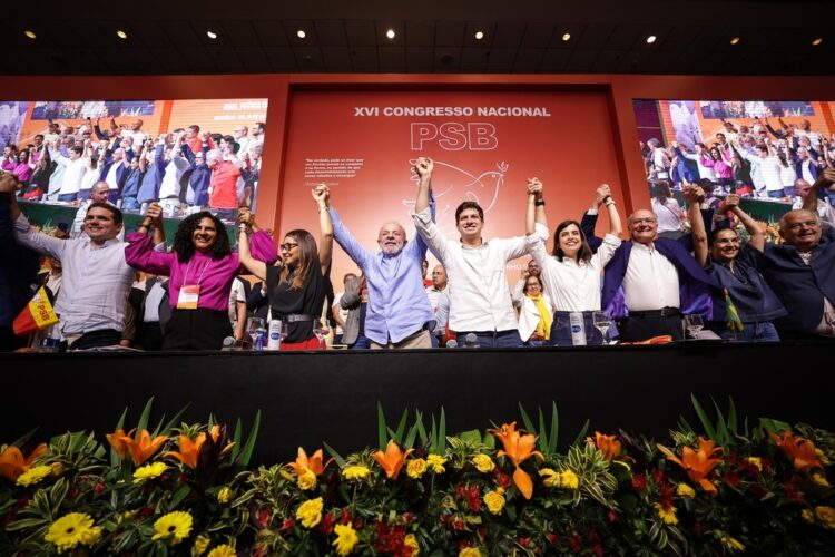 João Campos assume PSB nacional com apelo por frente democrática em 2026