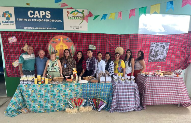 Prefeito de Iguaracy, Dr. Pedro Alves, e equipe participam de café da manhã com assistidos do CAPS