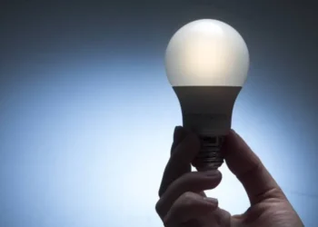 Isenção da conta de luz para beneficiário da Tarifa Social começa nesta semana; veja quem tem direito