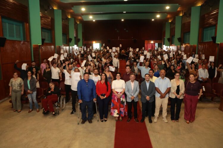 Sandrinho dá posse aos aprovados no maior concurso público da história de Afogados da Ingazeira