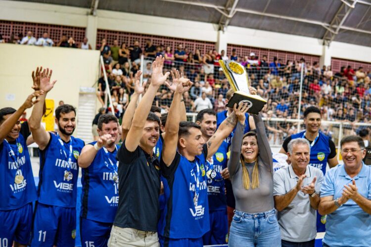 Finais dos Campeonatos de Futsal e Voleibol movimentam o Ginásio Miguel Arraes em Itapetim