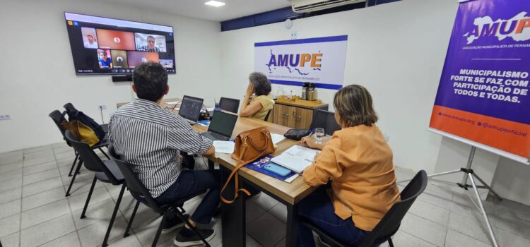 Em reunião, Diretoria da Amupe discute congresso, segurança, previdência e Compesa