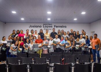 Governo Municipal de Itapetim entrega celulares aos agentes de saúde e Kits gestantes às mães do programa Criança Feliz