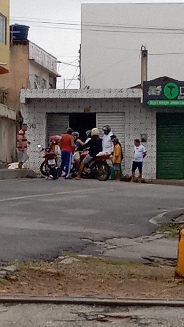 Acidente de moto na manhã desta segunda-feira (04) em Afogados