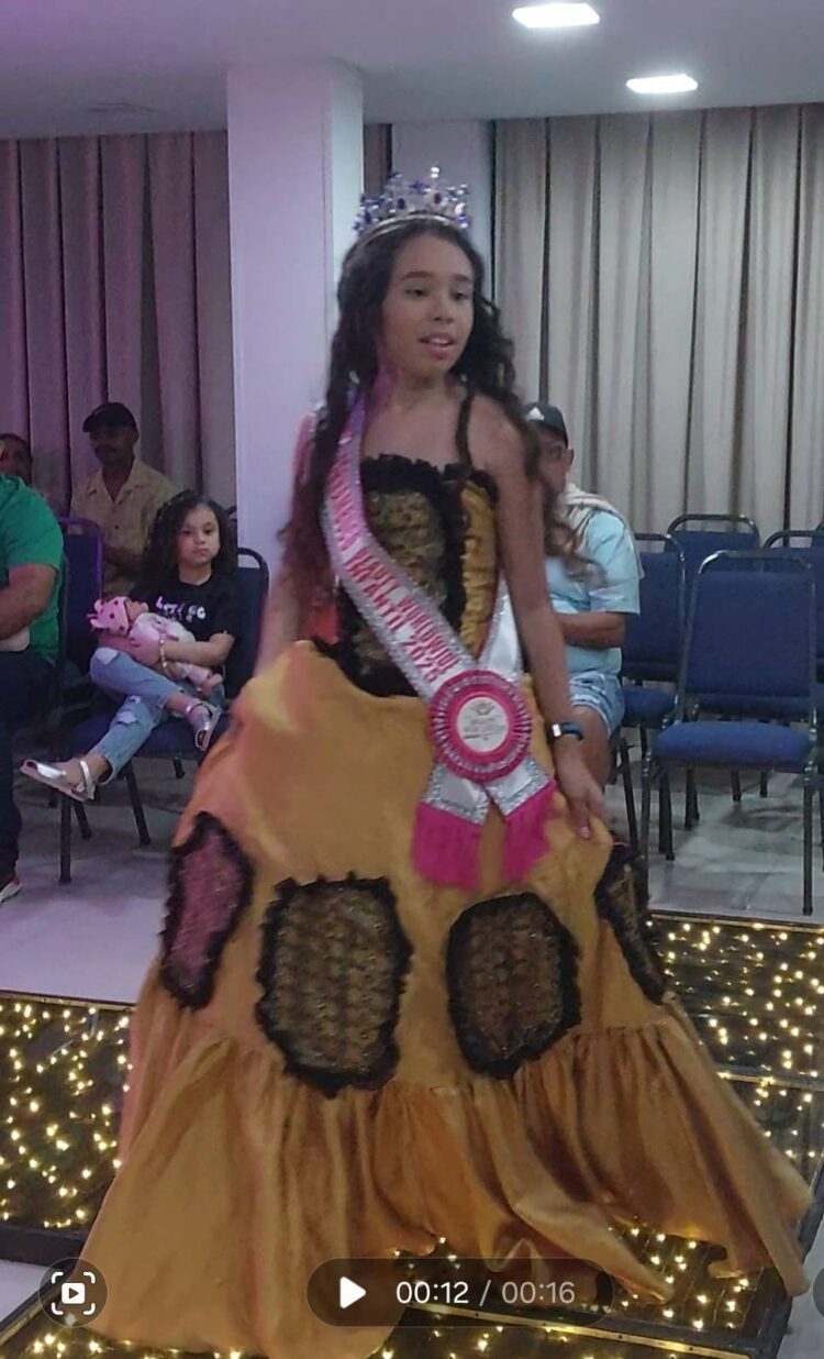 Emannuelly Fernanda: Jovem talento de São José do Egito brilha em mais um evento