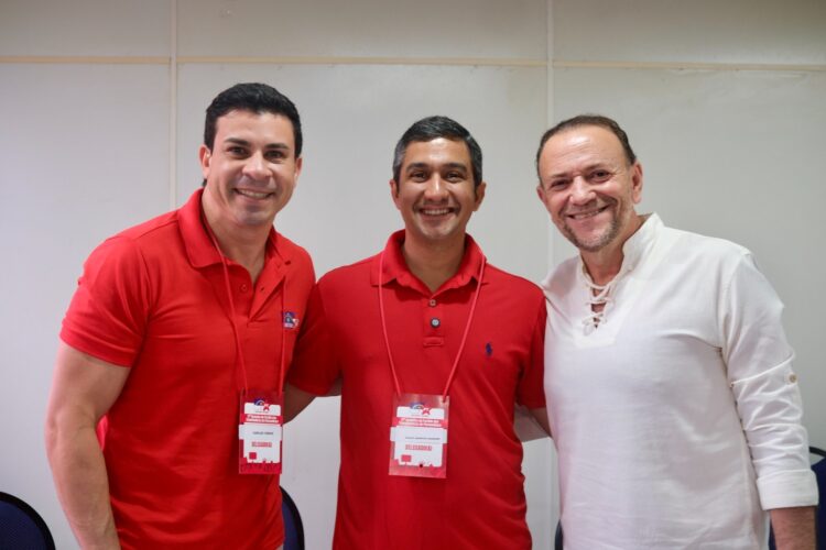 Prefeito de Tabira, Flávio Marques, prestigia posse de Carlos Veras e destaca protagonismo do Pajeú na política estadual