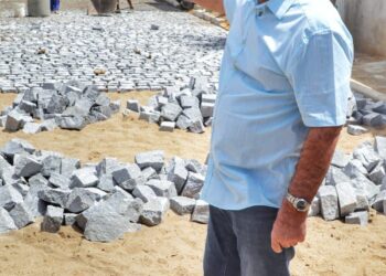 Prefeito Zeca Cavalcanti acompanha obras de infraestrutura e anuncia novas obras para Arcoverde