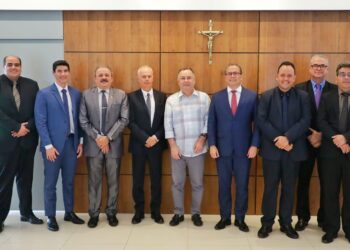 Prefeito Zeca Cavalcanti recebe desembargadores em seu gabinete e celebra marco histórico para o Judiciário