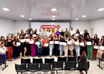 Governo Municipal de Itapetim realiza entrega de certificados dos cursos de Maquiagem e Design de Sobrancelhas