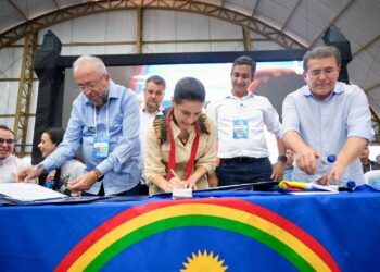 Com articulação do prefeito Flávio Marques, Raquel Lyra assina ordens de serviço que garantem mais água para Tabira