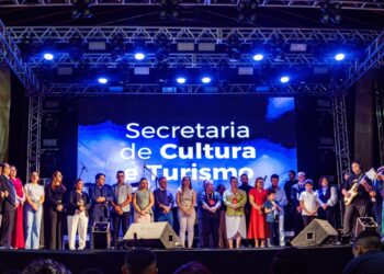 Itapetim recebe Leandro Borges em noite de fé e louvor no Itapetim com Cristo 2025