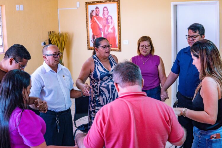 Prefeita Aline Karina participa de encontro para planejamento do Itapetim com Cristo 2025