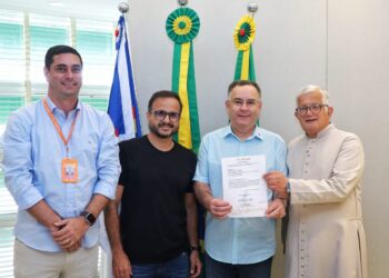 Prefeito Zeca Cavalcanti assina ordens de serviço para obras em educação e infraestrutura com investimento de mais de R$ 8 milhões
