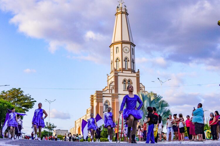 Itapetim realiza Desfile Cívico em comemoração à Independência do Brasil