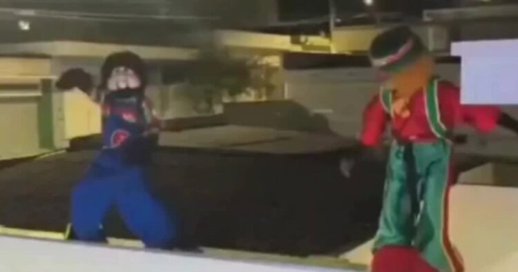 Vídeo: “Fofão” cai de telhado durante apresentação do Trenzinho da Alegria