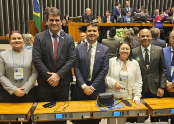 Marcelo Gouveia comemora aprovação da PEC 66 em Brasília