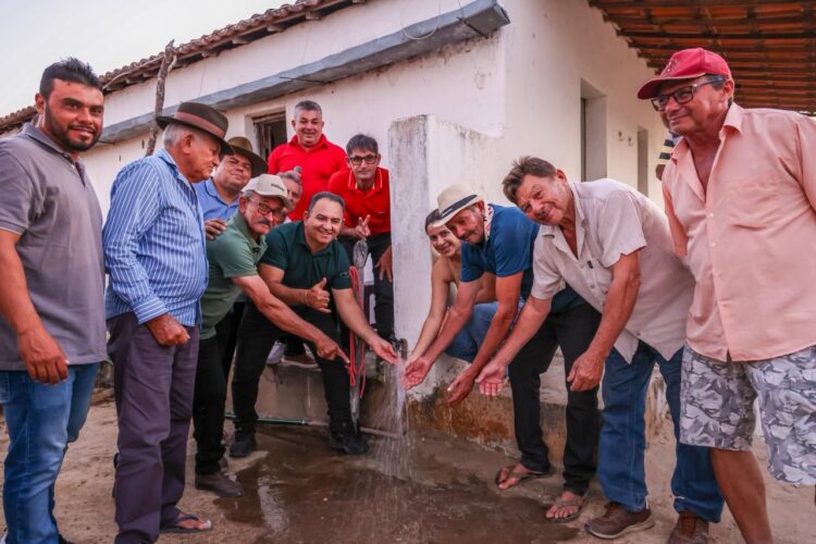 Prefeitura de Itapetim inaugura complementação do sistema de abastecimento de água do Sítio Pé de Serra