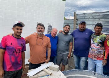 Prefeito Dr. Pedro Alves visita obras dos banheiros públicos nos quiosques da PE-292