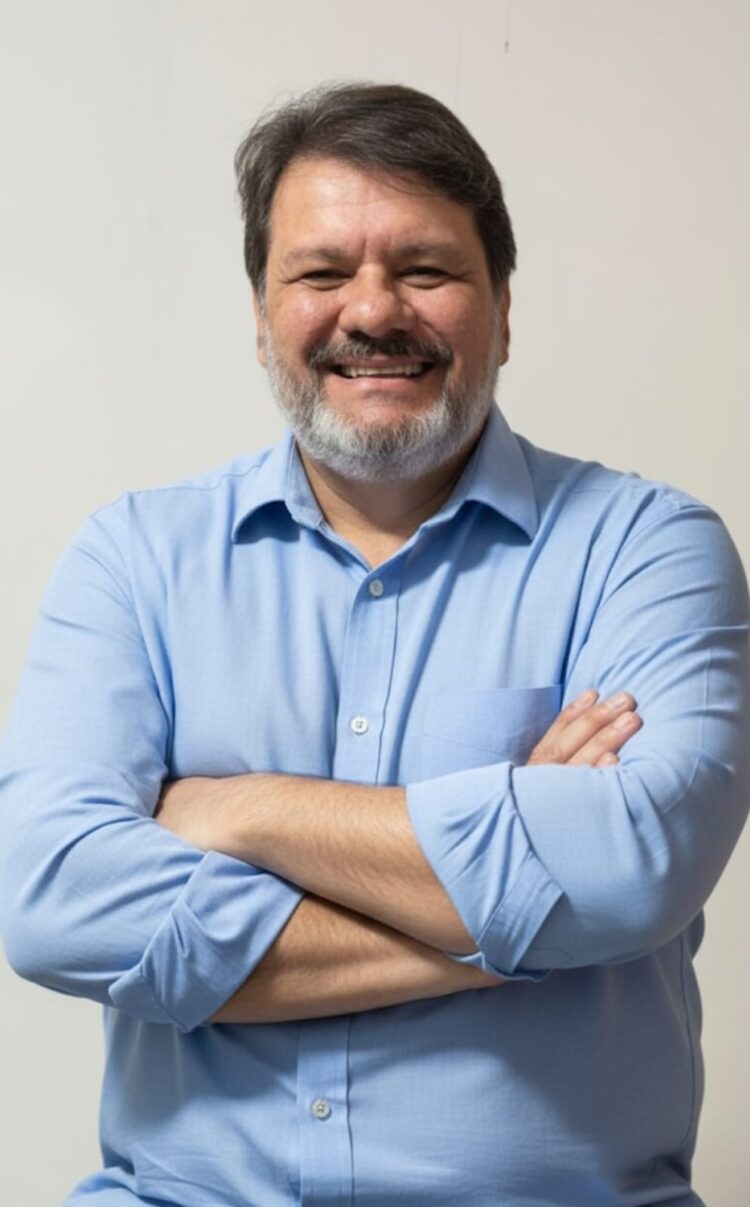 Prefeito Dr. Pedro Alves anuncia Carlos Valadares para a Secretaria de Administração de Iguaracy