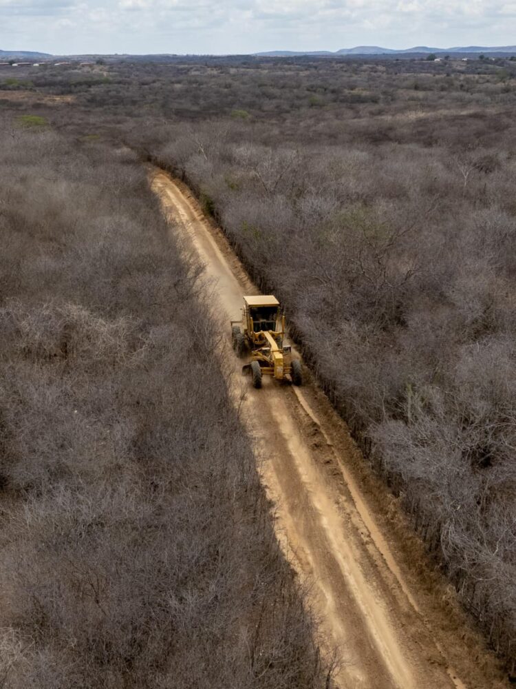 Governo de Itapetim segue com serviço de recuperação das estradas rurais