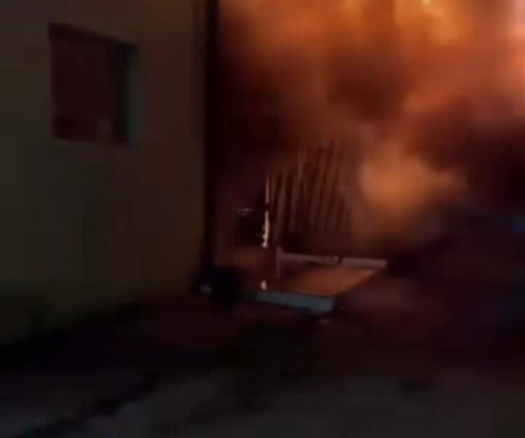 Incêndio atinge Lojão Popular em Tabira