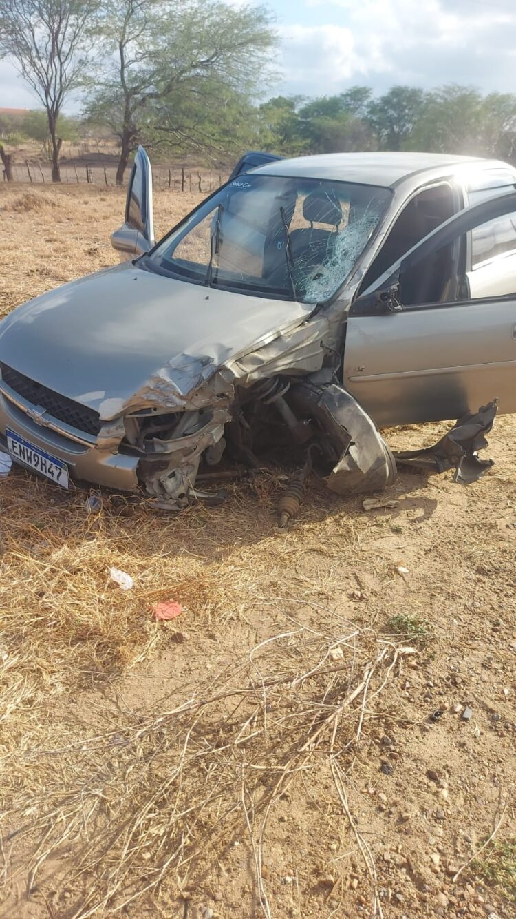 Acidente entre moto e carro deixa um ferido em Afogados