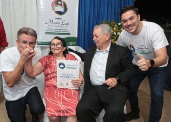 Prefeitura de Afogados e TJPE entregaram títulos de propriedade a famílias do Laura Ramos