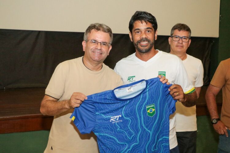 Treinador da seleção brasileira de handebol ministrou capacitação em Afogados