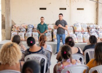 Solidão recebe 201 kits de cestas básicas para atender famílias afetadas pela estiagem.