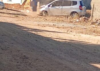 Veículo desgovernado colide com muro em Afogados