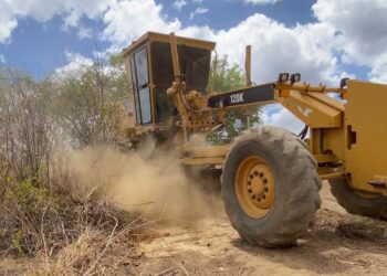 Prefeitura de Afogados promove limpeza de açude comunitário no Saco da Serra