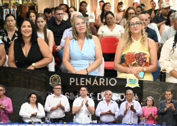 Evento oficializa novos gestores e reforça compromisso com a qualidade da educação no município