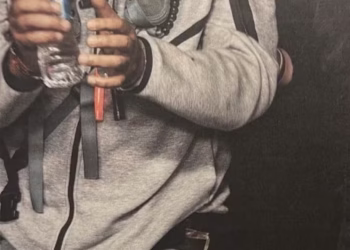 Trump divulga foto de Maduro vendado e aparentemente algemado