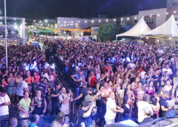 Gestão do prefeito Zeca Cavalcanti consolida retomada do Carnaval e lota Arcoverde no terceiro dia do Pré-Carnaval