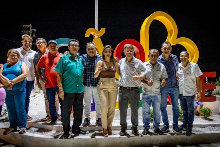 Governo Municipal de Itapetim inaugura praça com letreiro turístico, calçamento e iluminação no Distrito de São Vicente e anuncia novos investimentos